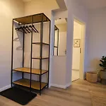 Stadtversteck - Zentral - 5min Zur Bali Therme Und Gop - Boxspringbett Lägenhet