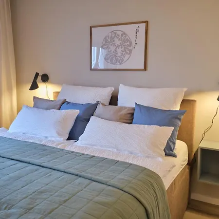 Stadtversteck - Zentral - 5min Zur Bali Therme Und Gop - Boxspringbett *