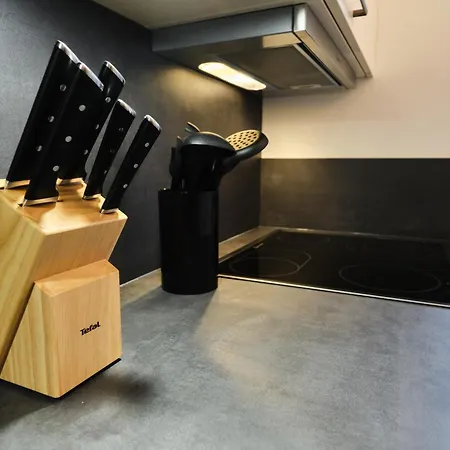 Stadtversteck - Zentral - 5min Zur Bali Therme Und Gop - Boxspringbett