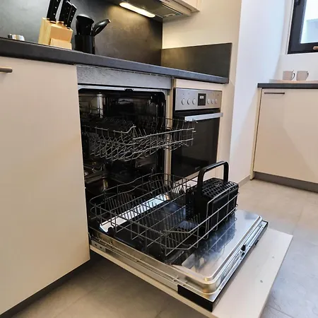 Apartment Stadtversteck - Zentral - 5min Zur Bali Therme Und Gop - Boxspringbett *