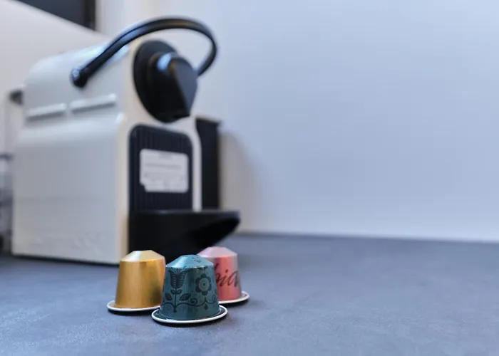 Stadtversteck - Zentral - 5min Zur Bali Therme Und Gop - Boxspringbett *