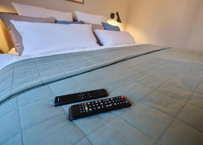 Apartment Stadtversteck - Zentral - 5min Zur Bali Therme Und Gop - Boxspringbett *