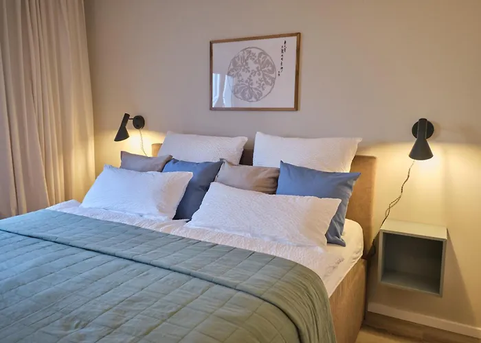 Stadtversteck - Zentral - 5min Zur Bali Therme Und Gop - Boxspringbett *