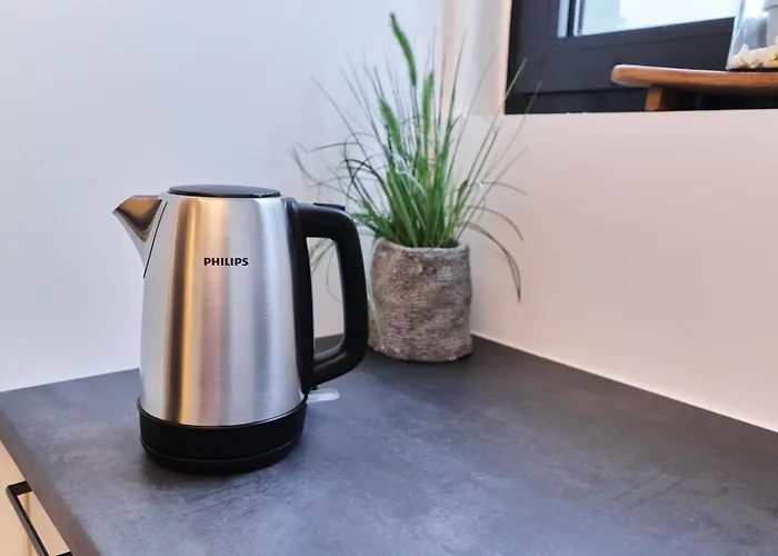 Stadtversteck - Zentral - 5min Zur Bali Therme Und Gop - Boxspringbett Apartment *